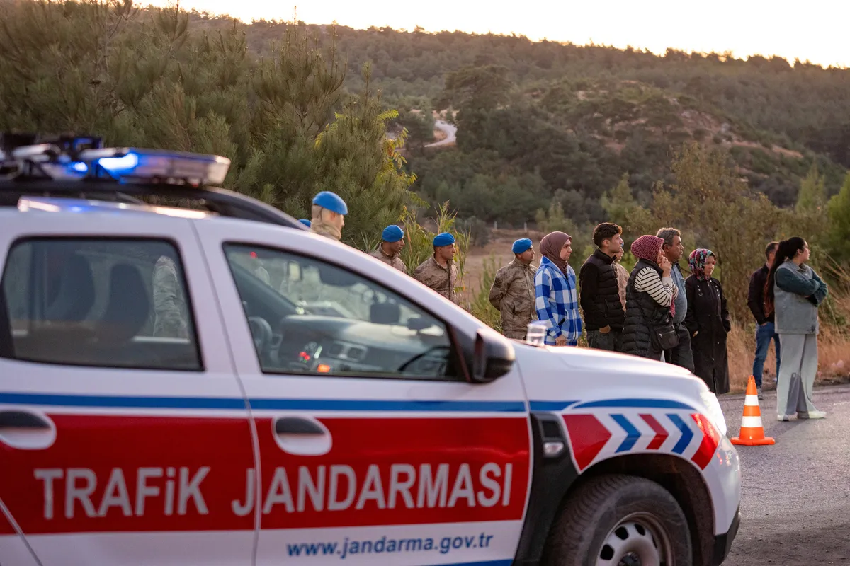 manisa-somada-maden-ocaginda-gocuk-5-isci-hayatini-kaybetti-1790917022860.jpg Manisa Soma’da maden ocağında göçük! 5 işçi hayatını kaybetti - 1