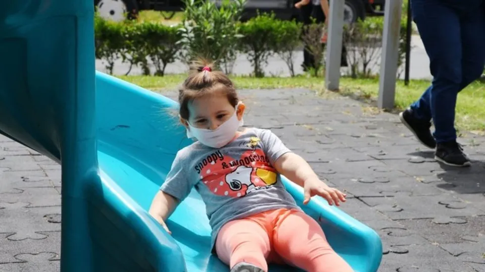 Kısıtlama kalktı; çocuklar sokağa çıktı, Türkiye şenlendi