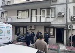83 yaşındaki adam eşinin boğazını kesti! Torunlara telefon: Babaannenizi öldürdüm