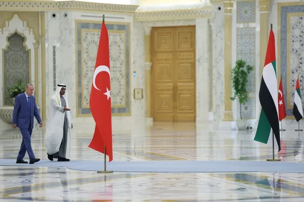 Başkan Erdoğan BAE Devlet Başkanı Al Nahyan ile görüştü ve imzalar atıldı! 50.7 milyar dolarlık anlaşma