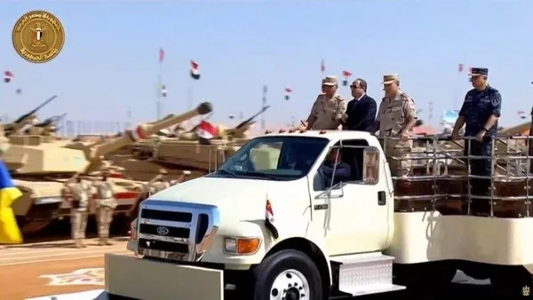 Mısır’dan gövde gösterisi! Çok sayıda savaş uçağı, tank...