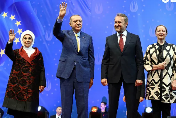 Cumhurbaşkanı Erdoğan’ın müjdeleri Avrupa’daki Türkleri memnun etti - 3