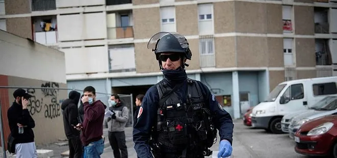 Fransız polislerden maske tepkisi: Bu sizin hatanız