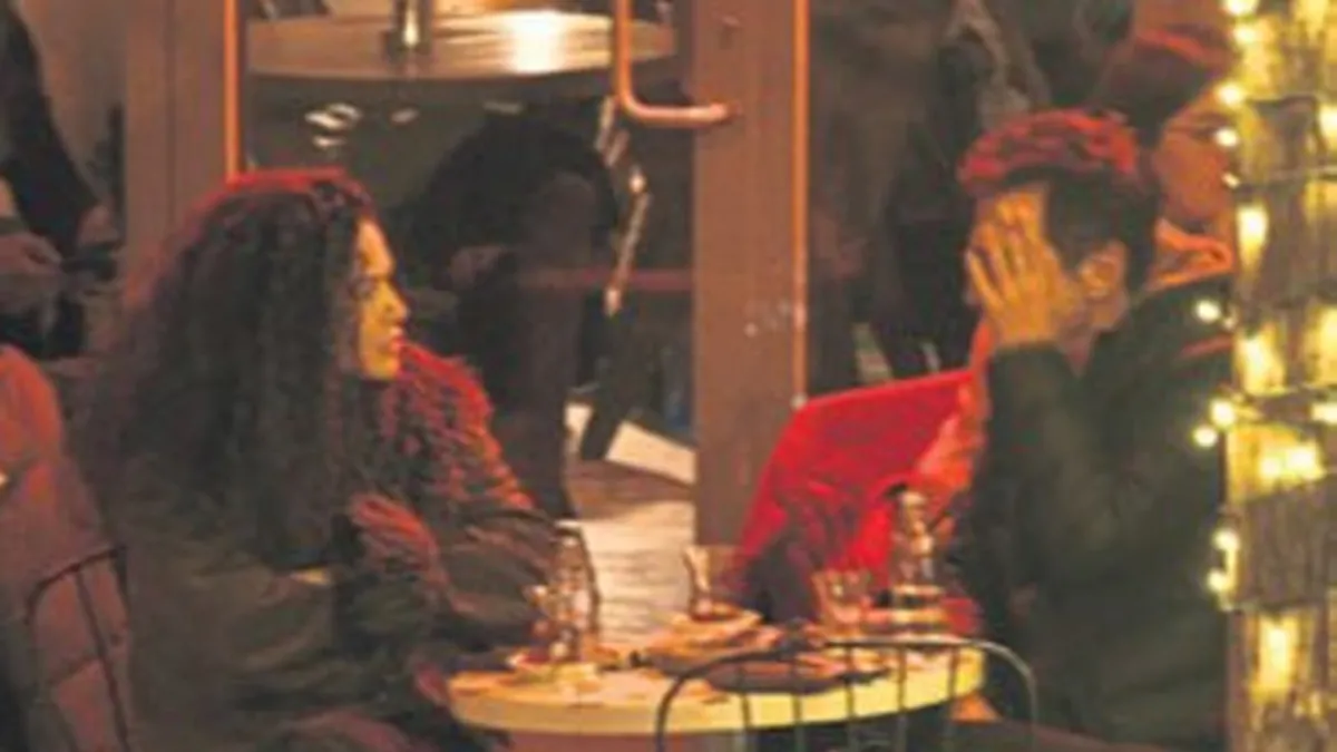 Teoman eski aşkı Ekin Türkmen'le görüntülenince neye uğradığını şaşırdı