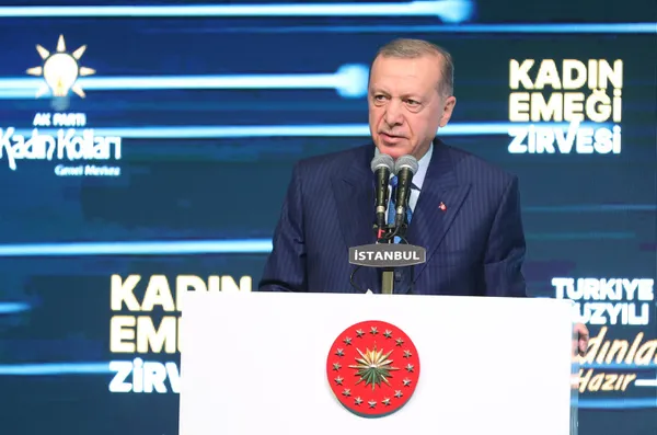 Son dakika: Başkan Erdoğan'dan Kadın Emeği Zirvesi'nde önemli açıklamalar | Çocuk istismarı üzerinden siyaset yapan Kılıçdaroğlu'na sert çıktı - 6