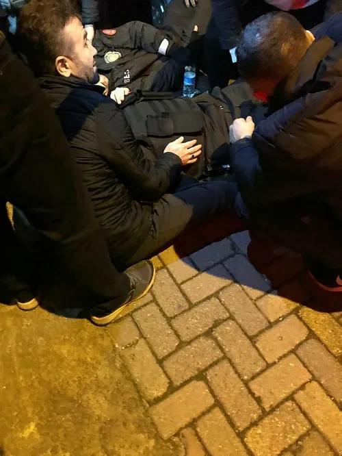 istanbulda-bekcilere-bicakli-saldiri-supheli-vurularak-yakalandi-1581802257306.jpg İstanbul'da bekçilere bıçaklı saldırı! Şüpheli vurularak yakalandı - 1