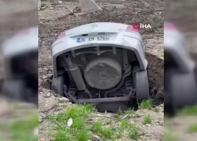 Otomobilin obruğa düştüğü anlar kamerada