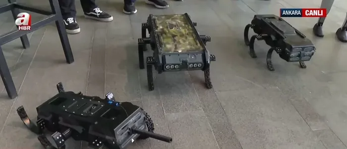 tsknin-yeni-muhafizi-rex-ve-ayin-fatihi-cherry-yerli-robotlar-goreve-hazir-1769601522836.jpg foto:ahaber.com.tr