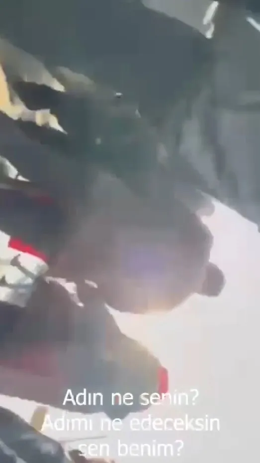 Ali Babacan’ın korumaları ’Devlet yok deyin’ talebini reddeden vatandaşı tekmeledi