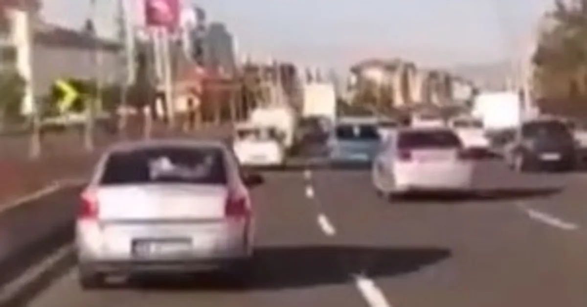 Ankara'da ambulansa yol vermeyen sürücülere Sağlık Bakanı Fahrettin Koca'dan tepki