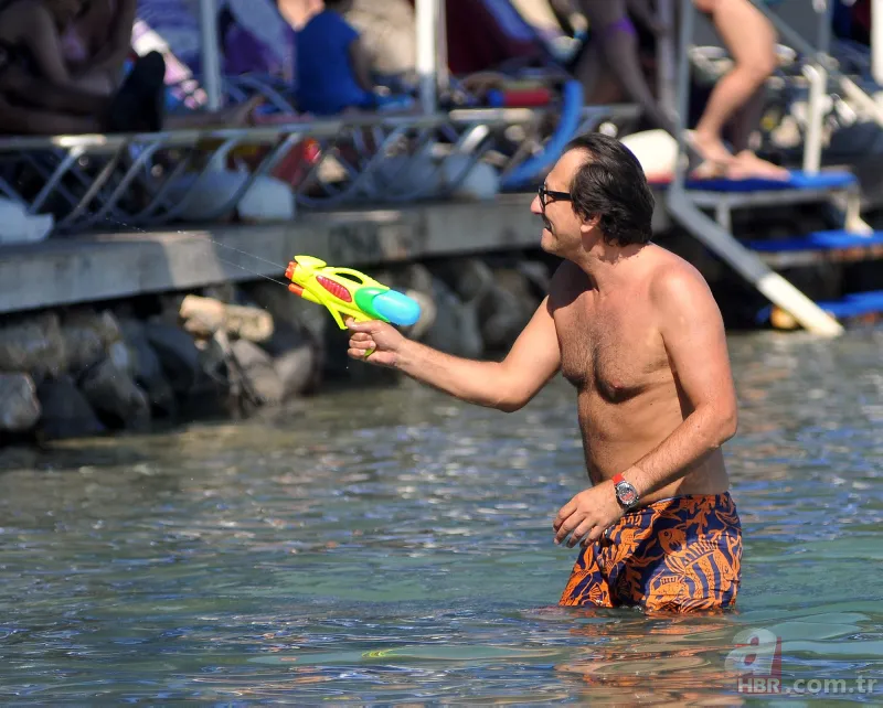 Arka Sokakların Hüsnü Çoban'ı Özgür Ozan'ın acı kaybı! En sevdiğini toprağa verdi! Özgür Ozan’ın yürek sızlatan paylaşımı 16