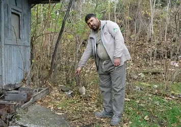 Tekme attığı poşetten bomba çıktı! Tuvaletini yaptığı sırada şoka girdi! Yer: Isparta