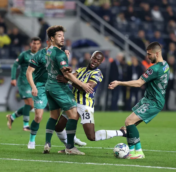 fenerbahce-erteleme-macinda-hata-yapmadi-valencia-konyaspor-karsisinda-kaldigi-yerden-devam-etti-1677348095045.jpg Fenerbahçe erteleme maçında hata yapmadı: Valencia Konyaspor karşısında kaldığı yerden devam etti - 1