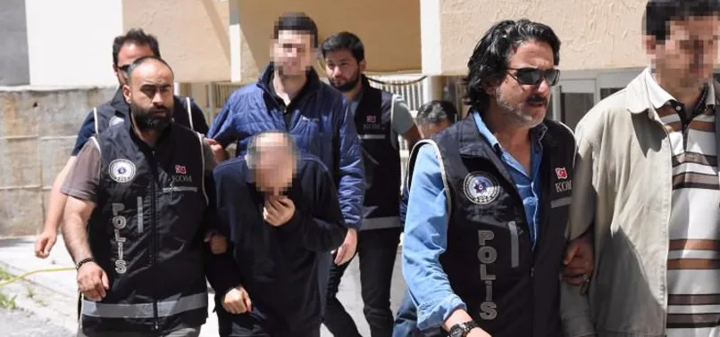 Rodos'a kaçmak isteyen 13 FETÖ'cü yakalandı!