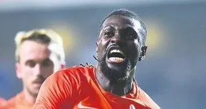 Trabzonspor’da Adebayor sürprizi