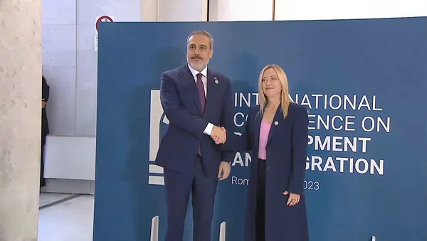 bakan-hakan-fidan-italyada-resmi-torenle-karsilandi-1690124101865.jpg Bakan Hakan Fidan İtalya'da resmi törenle karşılandı - 3