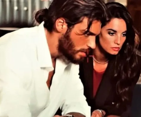 Can Yaman Diletta Leotta’yı çabuk unuttu! İşte ünlü oyuncunun yeni aşkı Francesca Chillemi: Güneş gibi güzel