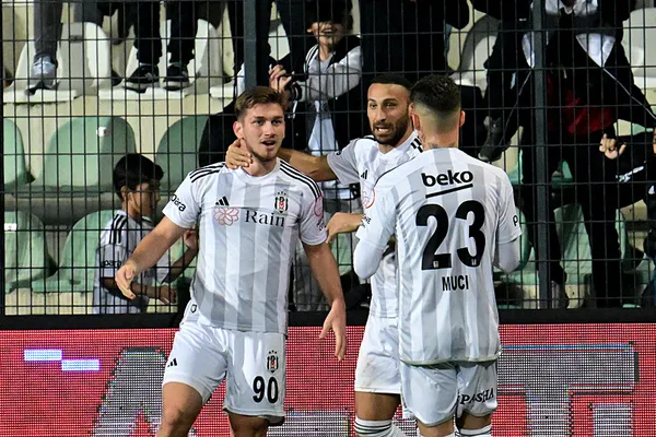 besiktas-ligdeki-yenilmezlik-serisini-4-maca-yukseltti-1708901110712.jpg Beşiktaş ligdeki yenilmezlik serisini 4 maça yükseltti - 2