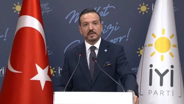 altili-masada-yeni-kaos-chpnin-reddettigi-anayasa-degisikligi-teklifine-iyi-partiden-destek-1670855954162.jpg Altılı masada yeni kaos! CHP'nin reddettiği Anayasa değişikliği teklifine İYİ Parti'den destek - 5