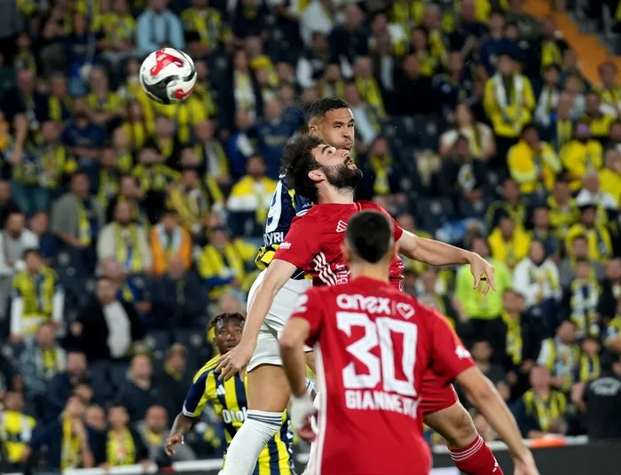 1772359902434.jpg Fenerbahçe zorlu Antalyaspor deplasmanında! - 4