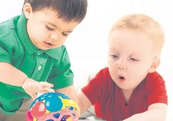 Küçük parçalı oyuncaklar masum olmayabilir
