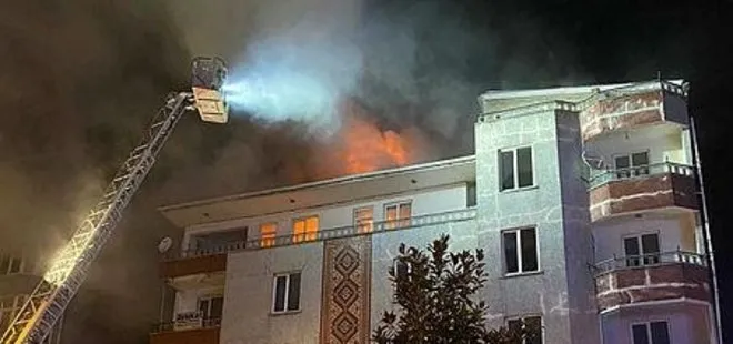 Son dakika: Sultanbeyli’de korkutan çatı yangını