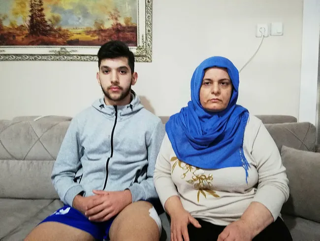 İstanbul’un göbeğinde bıçaklı dehşet kamerada! Selam verip kabusu yaşattı - 1