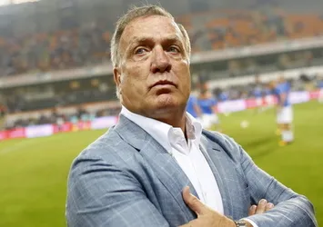 Advocaat, Pereira'nın gerisinde kaldı