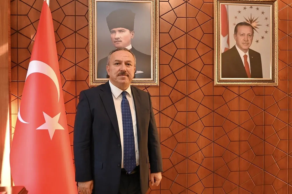 baskan-erdogan-imzaladi-4-ilde-vali-7-ilde-emniyet-muduru-degisti-ali-fidan-emniyet-genel-muduru-oldu-1777539194629.jpg Emniyet Genel Müdürü Ali Fidan (Foto: Nevşehir Valiliği)
