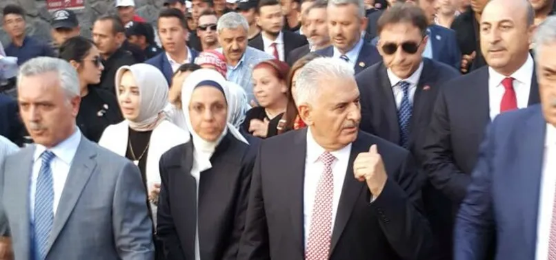 Başbakan Yıldırım, Çengelköy'den köprüye yürüdü