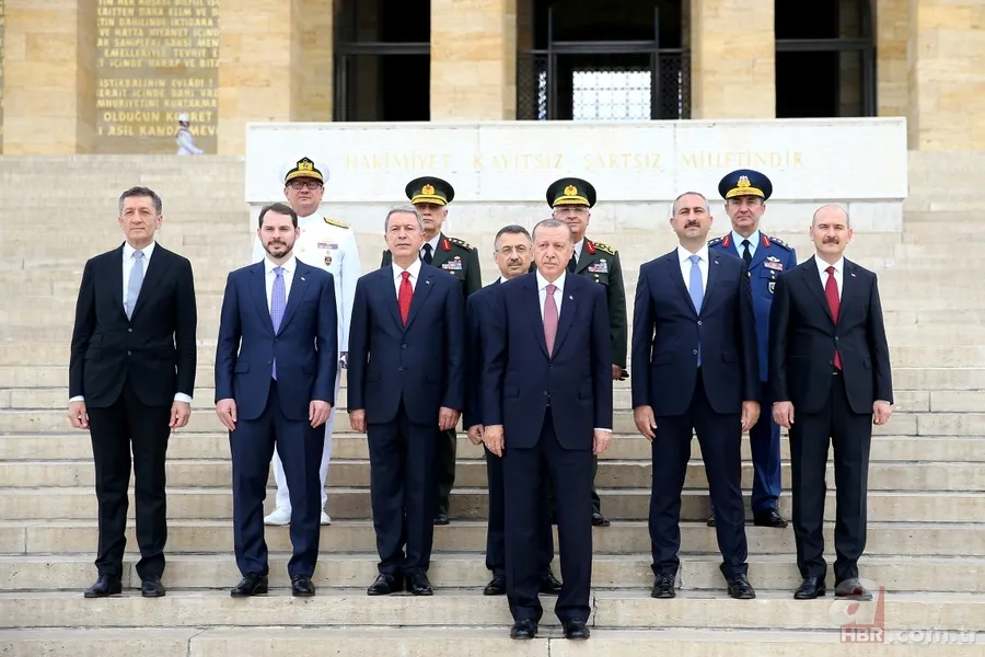 Erdoğan başkanlığında Yüksek Askeri Şura üyeleri Anıtkabir'i ziyaret etti 19