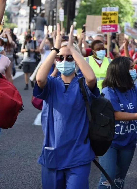 İngiliz sağlık çalışanları ayaklandı! Hükümeti protesto etti - 4