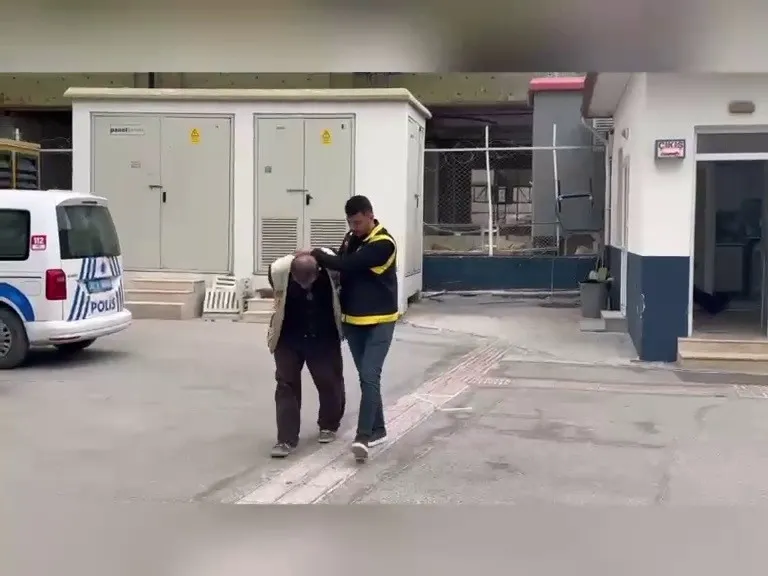 gorenler-gozlerine-inanamadi-balkon-degil-mustakil-cephanelik-1776752829235.jpg Görenler gözlerine inanamadı! Balkon değil müstakil cephanelik - 1