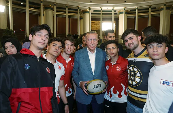 Başkan Erdoğan’dan Kızılay’a ilişkin açıklama: Kızılay çadır satamaz! Süratle yanlışı düzeltmeleri gerekir