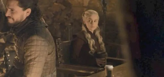 Game Of Thrones’da unutulan kahve bardağının gizemi çözüldü