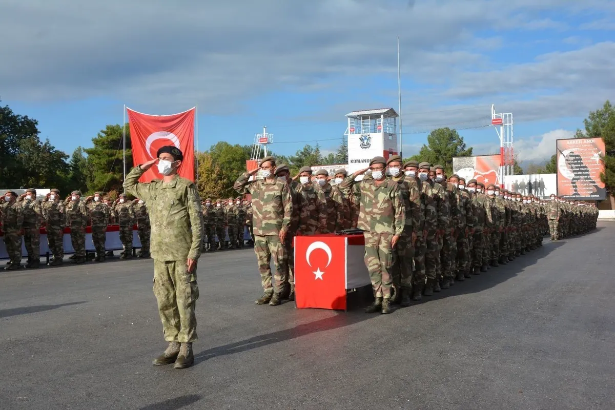 msb-2026-agustos-celbi-takvimi-askerlik-yerleri-ne-zaman-nasil-ogrenilir-1782888405988.jpeg Yol ve iaşe ödemeleri, yükümlülere adres bilgileri esas alınarak PTT aracılığıyla yapılacak. (Foto: A Haber)