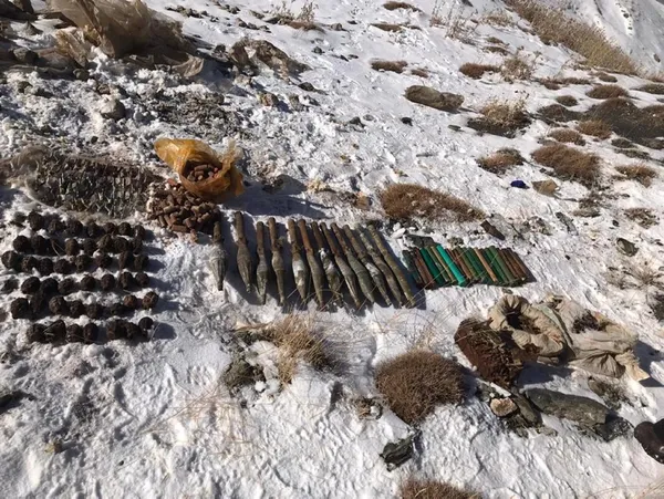 Van Başkale’de PKK bombaları ve mühimmat ele geçirildi