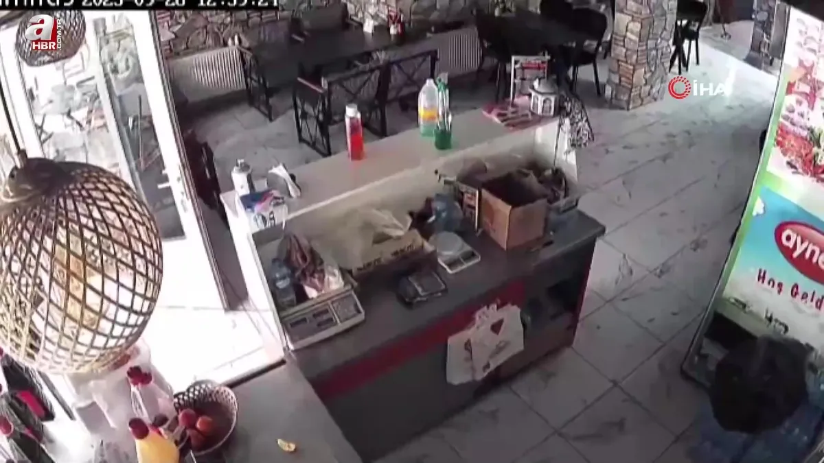 Kütahya'da deprem anı kamerada