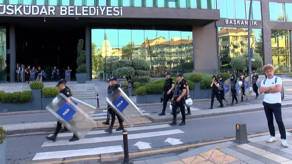 sinem-dedetasin-ifadesine-ahabercomtr-ulasti-260-milyon-liralik-danismanlik-geliri-bilmecesini-aciklayamadi-1785519446793.jpg Sinem Dedetaş'ın ifadesine ahaber.com.tr ulaştı: 260 milyon liralık "danışmanlık geliri" bilmecesini açıklayamadı - 4