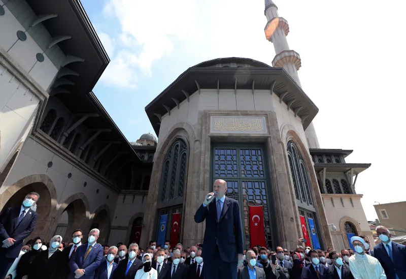 Son dakika: Taksim Camii ibadete açıldı! Başkan Erdoğan: Milletimiz 150 yıllık hayaline bugün kavuştu - 2
