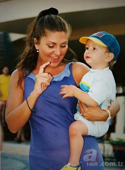 Hülya Avşar'ın kızı Zehra Çilingiroğlu sevgilisiyle görüntülendi! 9