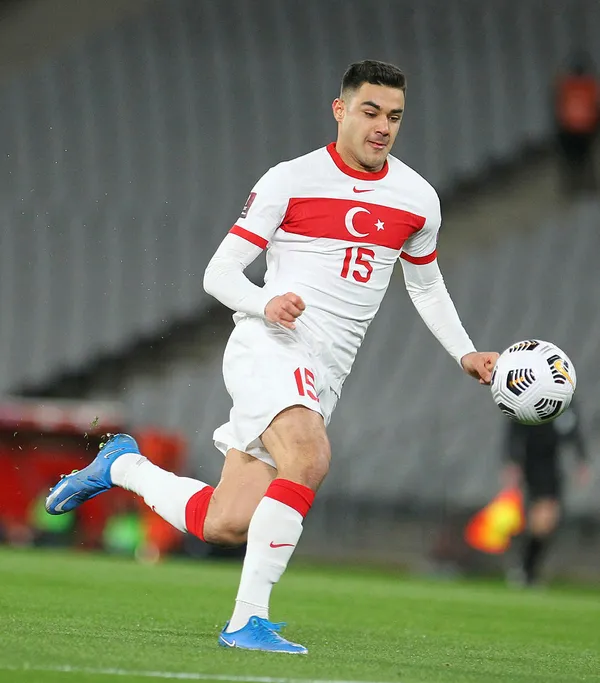 Son dakika transfer haberi: Milli yıldız Ozan Kabak Norwich City’e kiralandı!