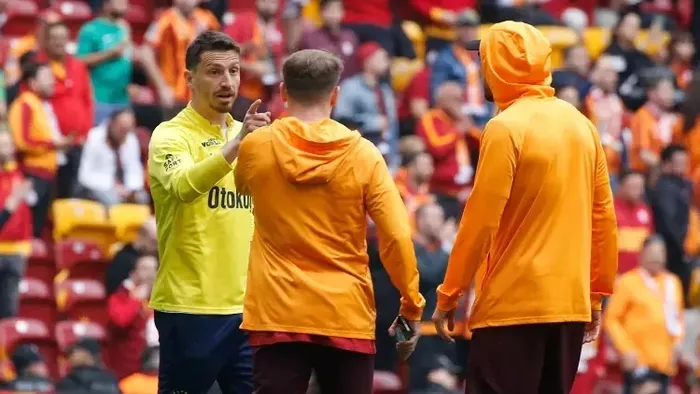 Galatasaray - Fenerbahçe derbisinin PFDK sevkleri açıklandı! Sarı lacivertlilerde 7 isim...