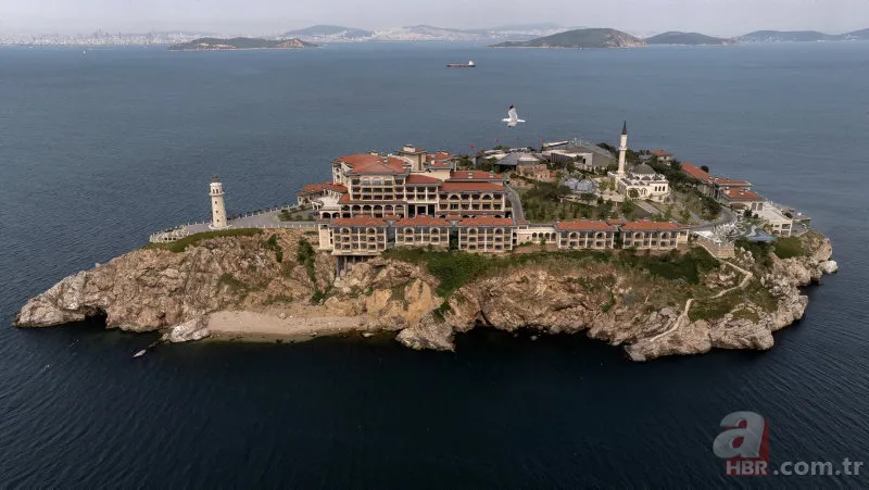 Adı "Yassı" namı "Yaslı" adaydı... Demokrasi ve Özgürlükler Adası olarak hafızalara ışık tutuyor 8