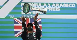 Almanya’da zafer Hamilton’ın