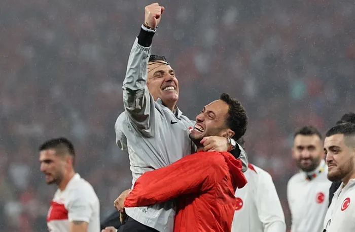 Bizim Çocuklar çeyrek finalde! Montella’dan ilk açıklama: Cumhurbaşkanımızın yakınlığını hissettik