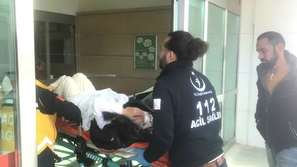 karamanda-platonik-asik-dehseti-yasatti-evlilik-teklifini-reddedince-saldiriya-ugrayan-emine-hemsire-bir-bobre-1666873263539.jpg Karaman’da platonik aşık dehşeti yaşattı! Evlilik teklifini reddedince saldırıya uğrayan Emine hemşire bir böbreğini kaybetti | Konya'ya sevk edildi - 1