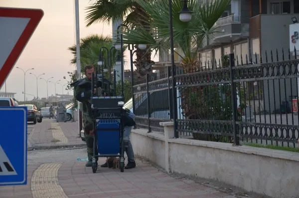 Son dakika: Hatay'da markette unutulan valiz paniğe neden oldu - 2