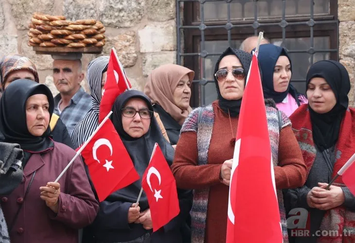 Türkiye Mehmetçik için tek yürek oldu! Her yer Türk bayrağıyla donatıldı