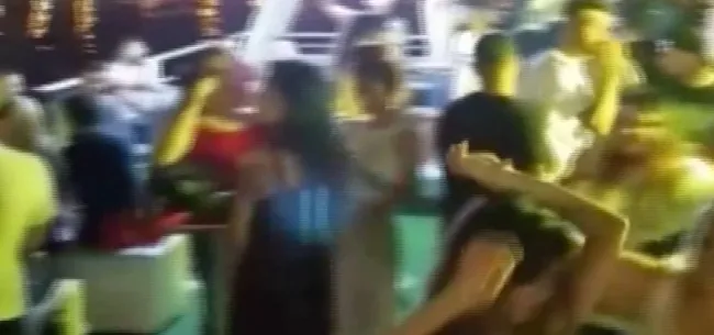 Boğaz'da yat partileri hız kesmiyor! Koronavirüs kuralları umursanmadı - 4